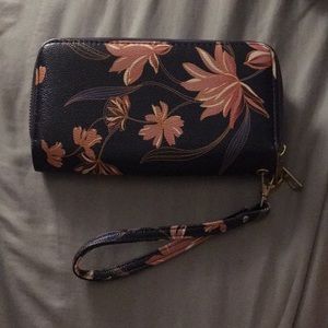 🚫SOLD🚫 Wallet Wristlet Pink Lotus Flower Print